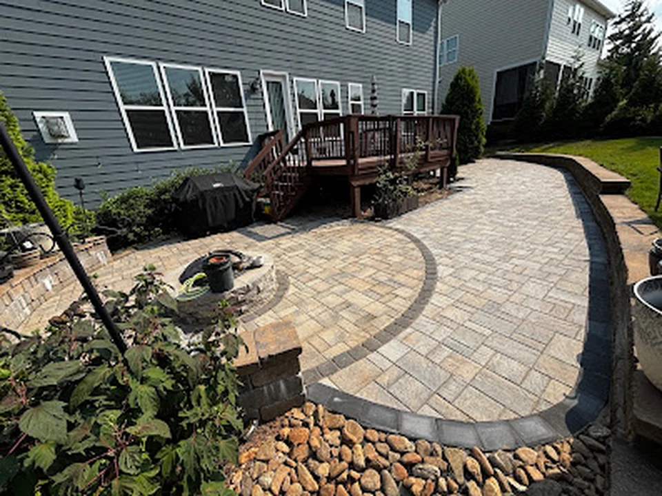 Alex's Lawnscape