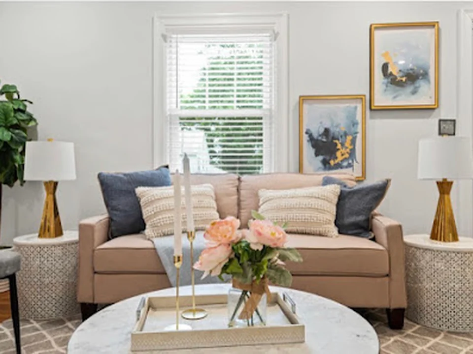 Alissa Armstrong Home Staging & Interior Design