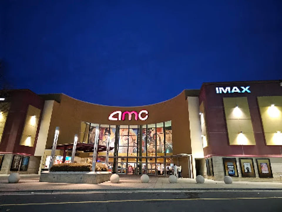 AMC Northlake 14
