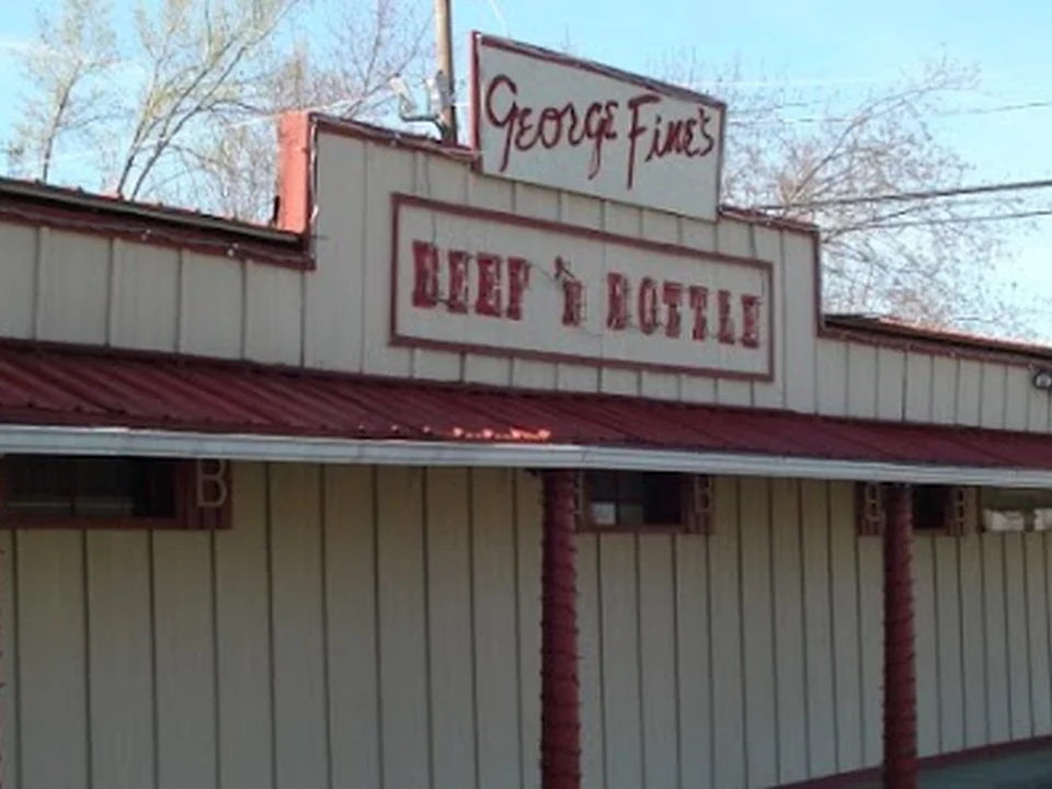 Beef 'N Bottle Steakhouse