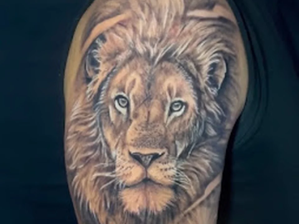 Black Cloud Tattoo and Piercing