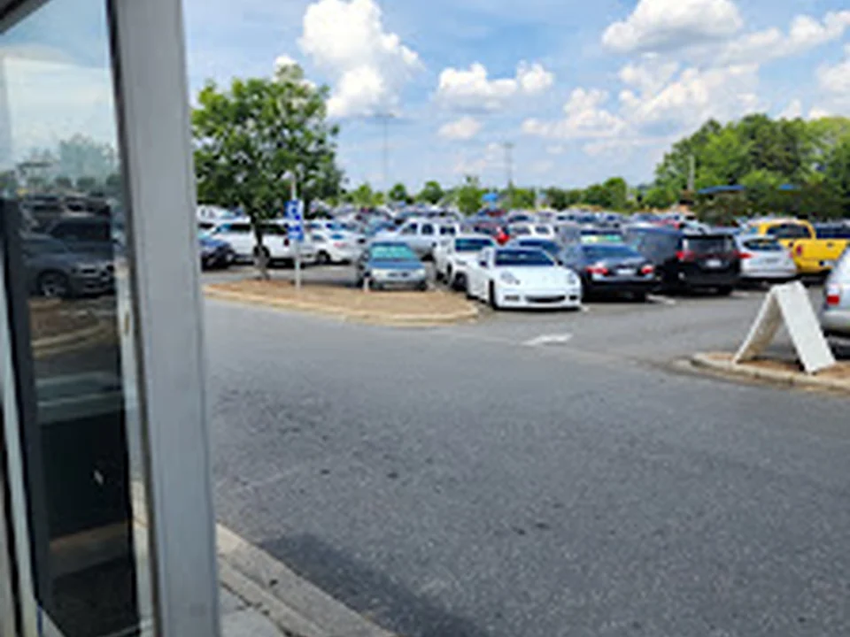 CLT - Parking Long Term 2