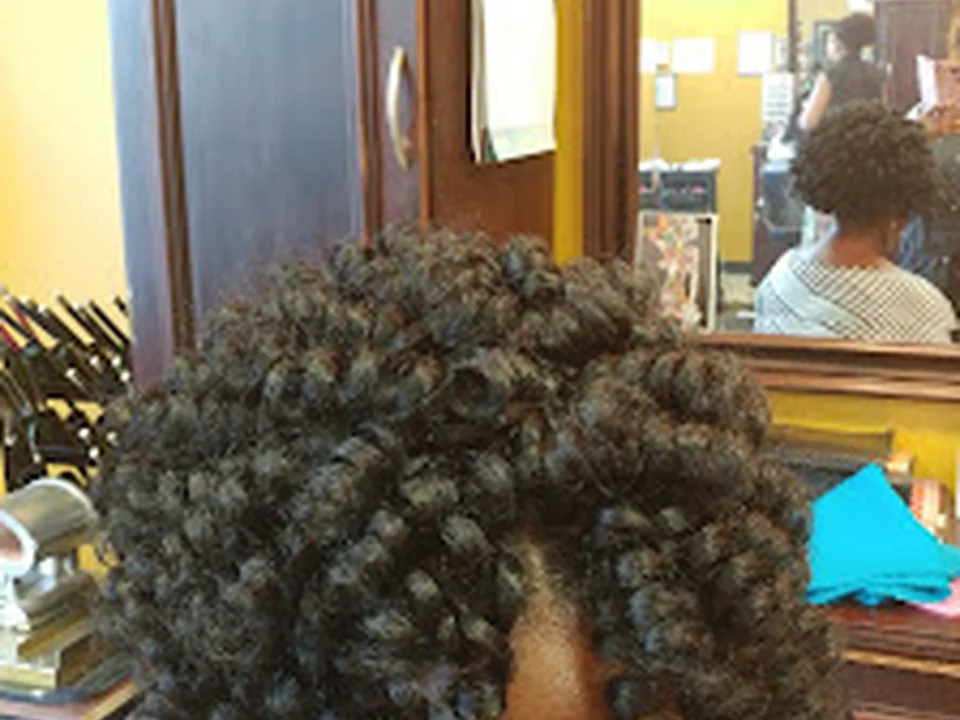 Deshay Beauty Salon