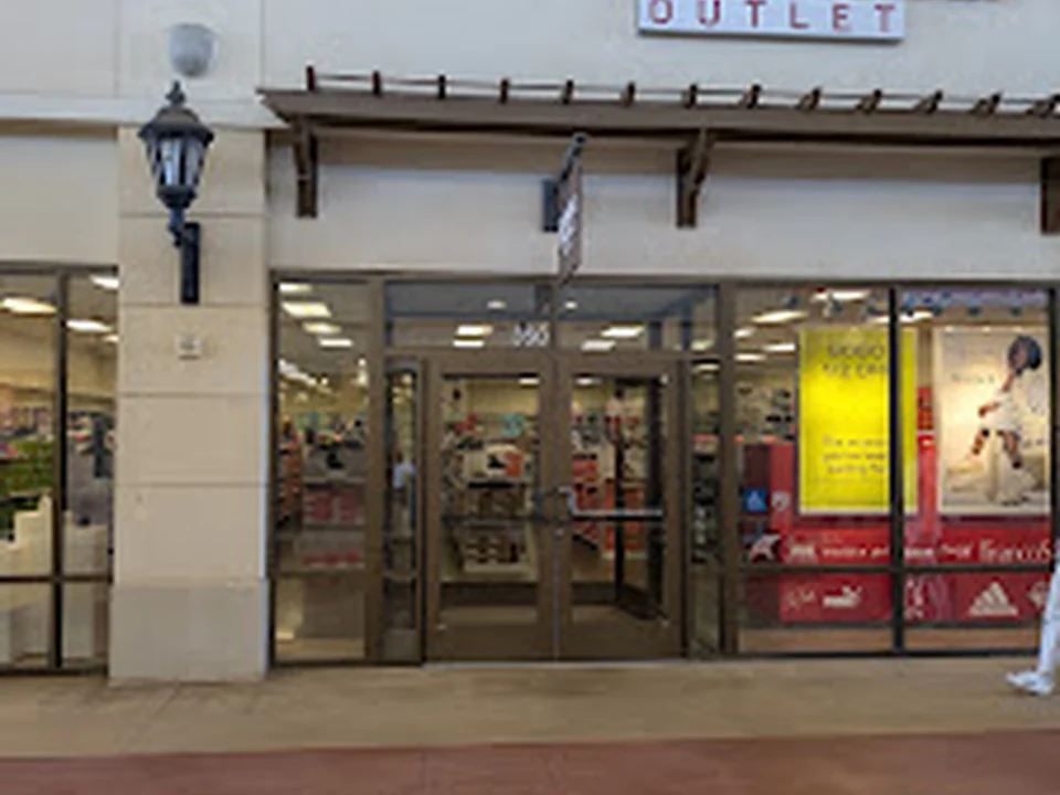 Famous Footwear Outlet