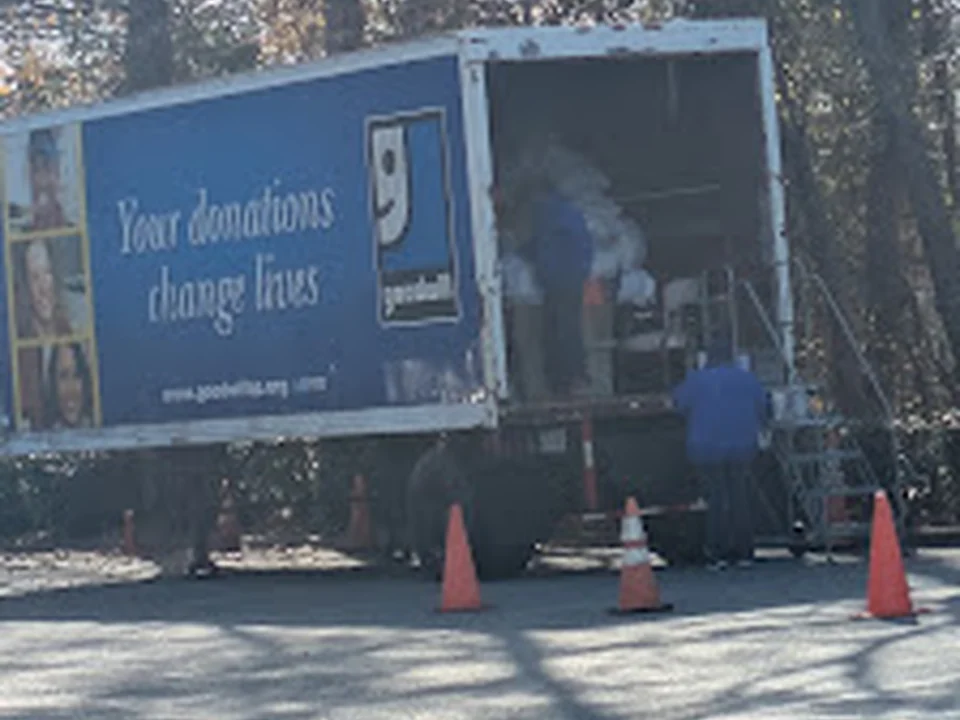 Foto de Goodwill Donation Drop-Off