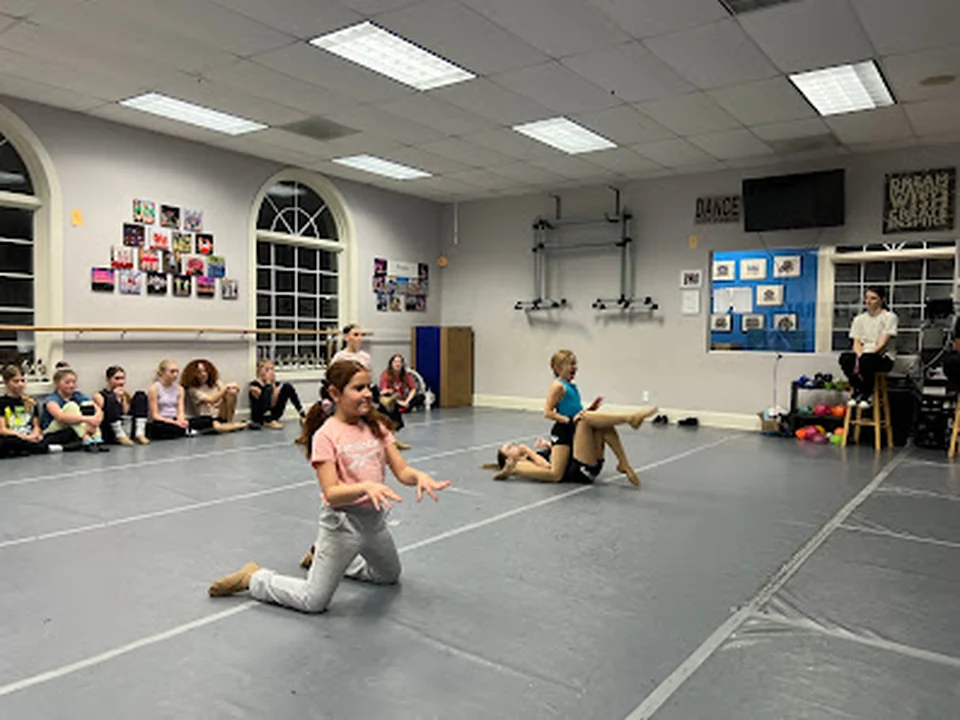 Grand Central Academy of Performing Arts, Dance, Musical Theatre & Acrobatics for Kids & Adults