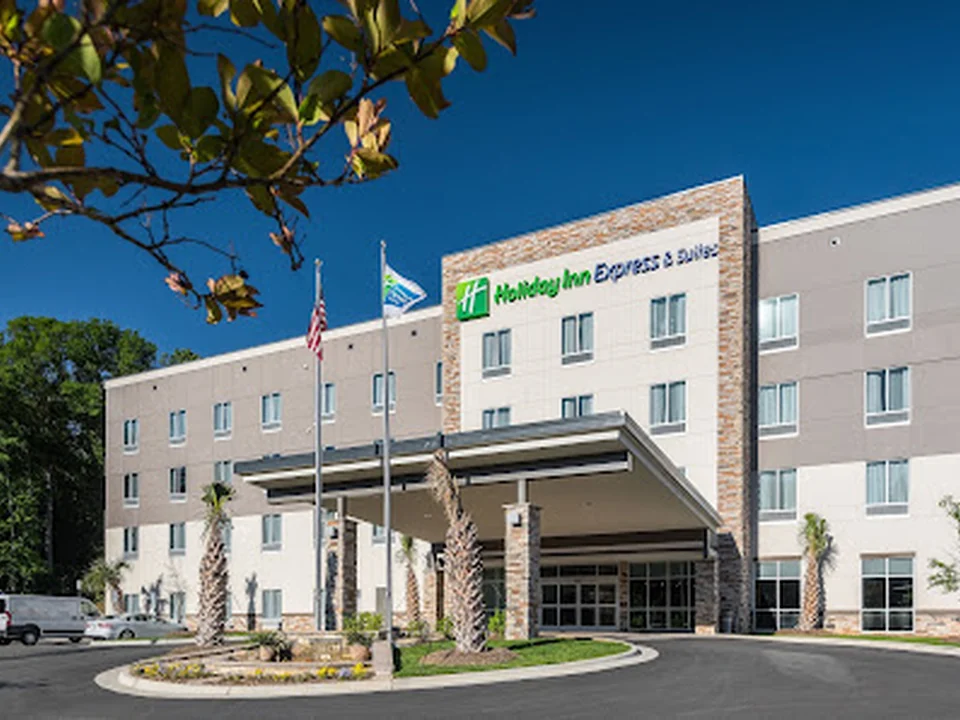Holiday Inn Express & Suites Charlotte Airport by IHG