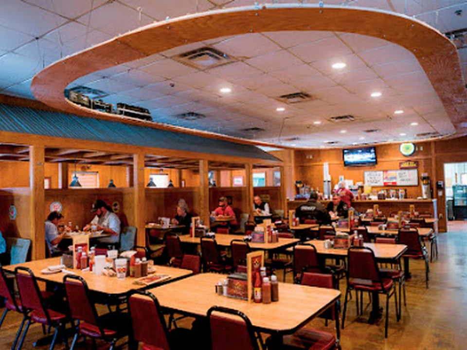 Jake's, an R&R Bar-B-Que Restaurant