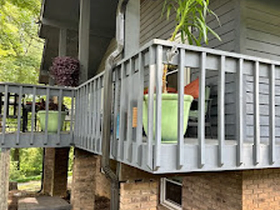 Jon's Seamless Gutter, LLC.