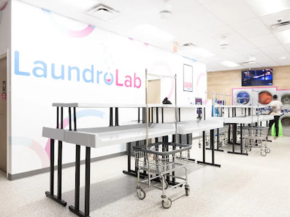 LaundroLab Laundromat