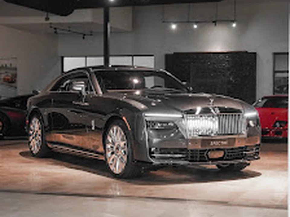 Rolls-Royce Motor Cars Charlotte