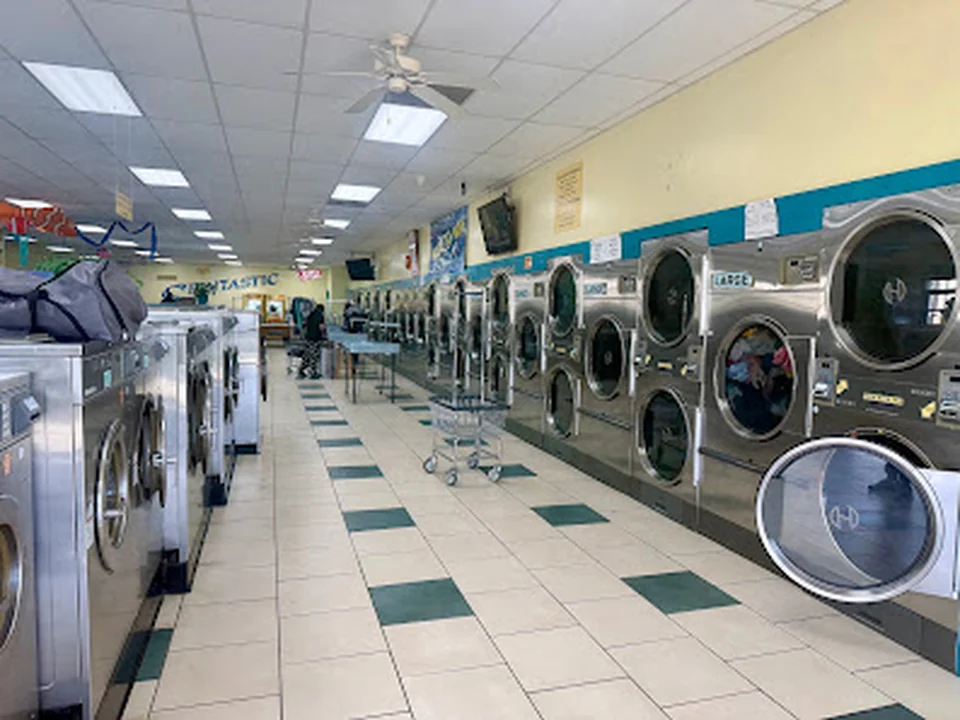 Spintastic Laundromat
