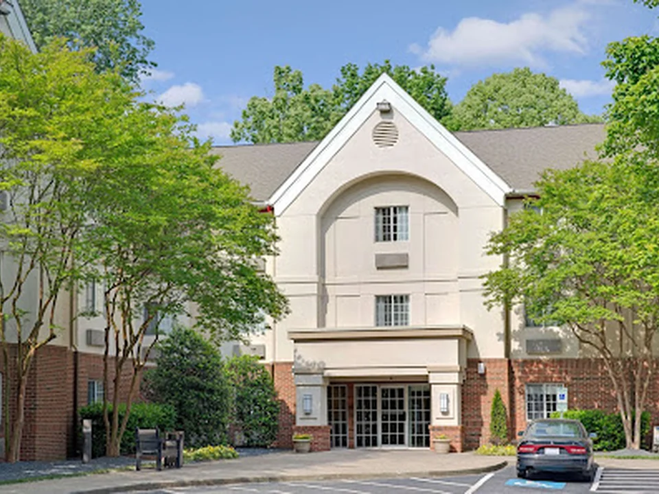 Suburban Studios Charlotte - Executive Park
