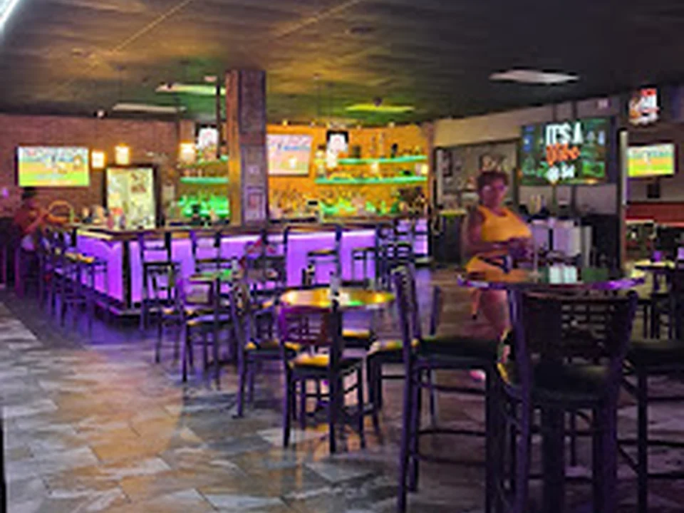 Foto de TCB 54 Hundred Bar & Grill