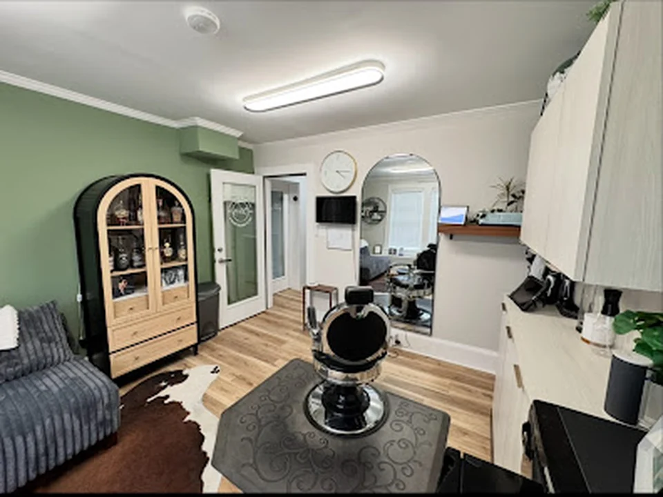 The HeadQuarters Men’s Salon