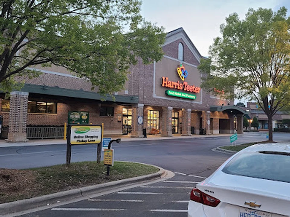 The Shoppes at Davis Lake