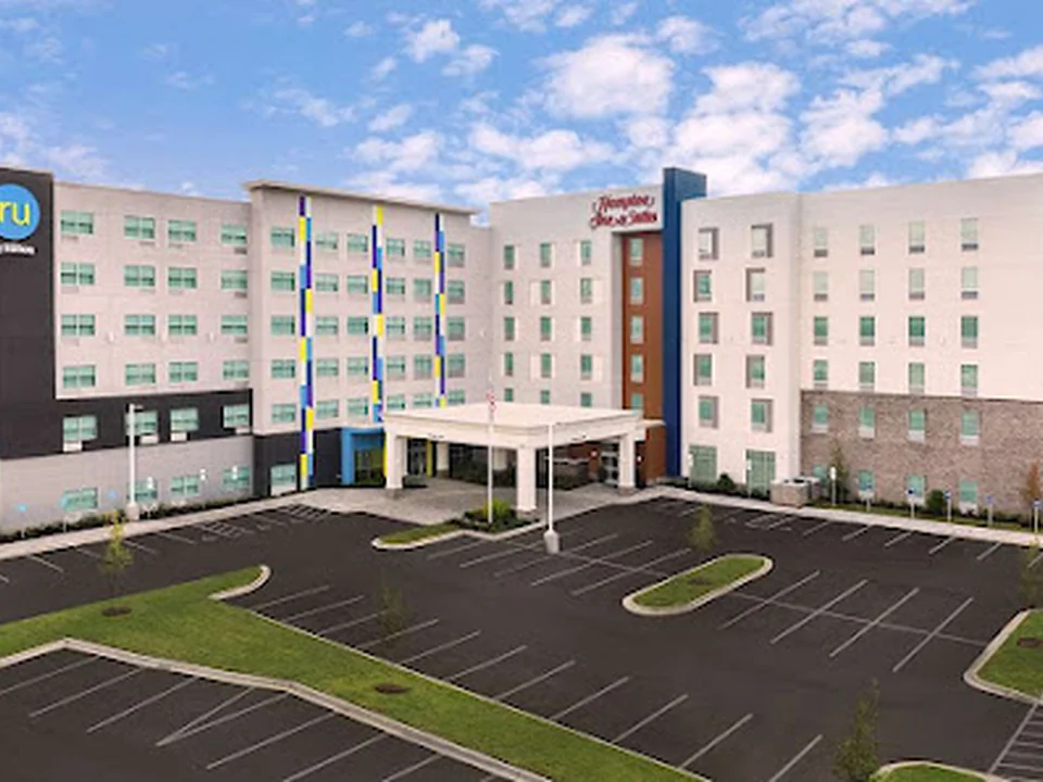Tru by Hilton Charlotte Airport Lake Pointe