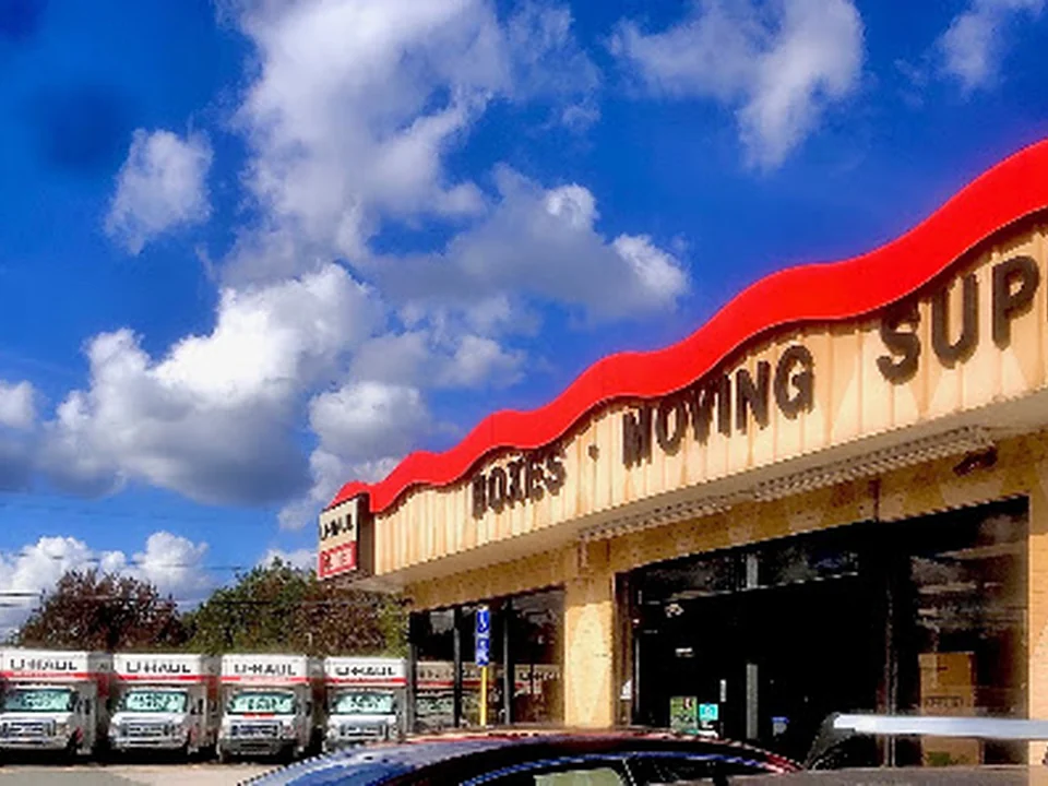 U-Haul at Independence Blvd