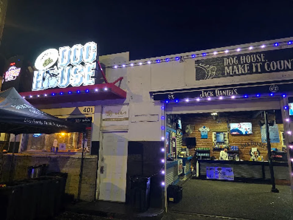 WFNZ Dog House