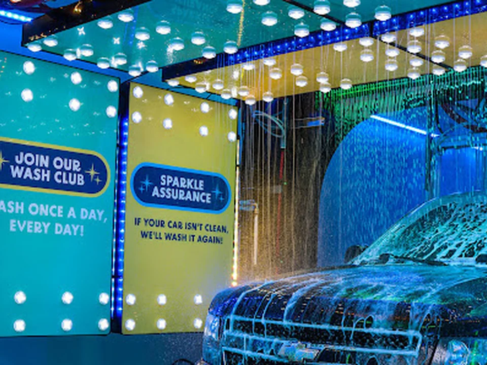 Foto de Whistle Express Car Wash